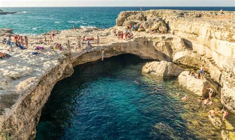 Il Colombia Fiesta Tour di Bomba Estéreo: Un tuffo nella magia tropicale e nei ritmi latini!